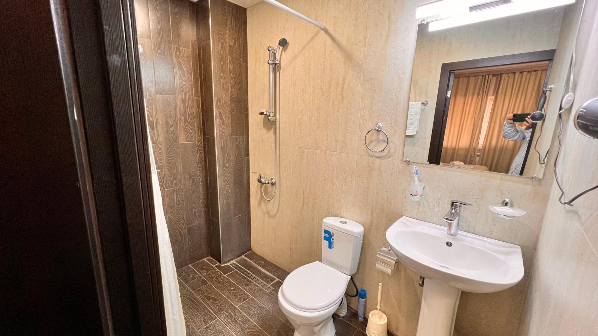 Elross Hotel Yerevan Luaran gambar